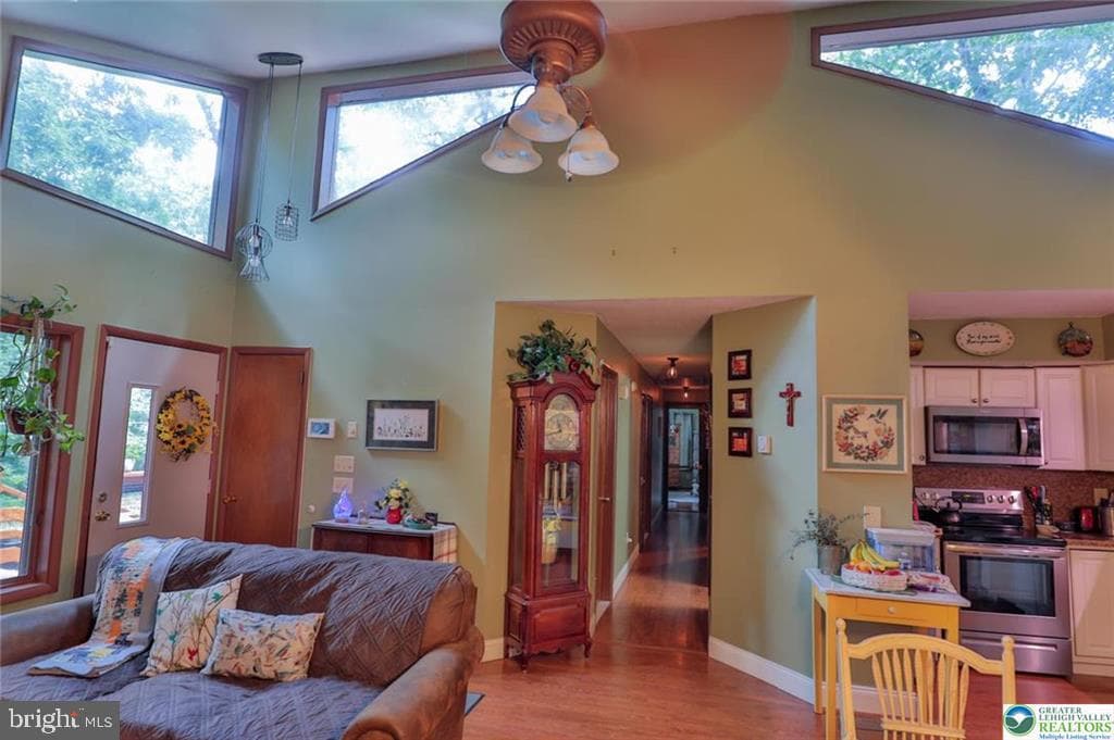 2114 Lansdale Drive photo 15