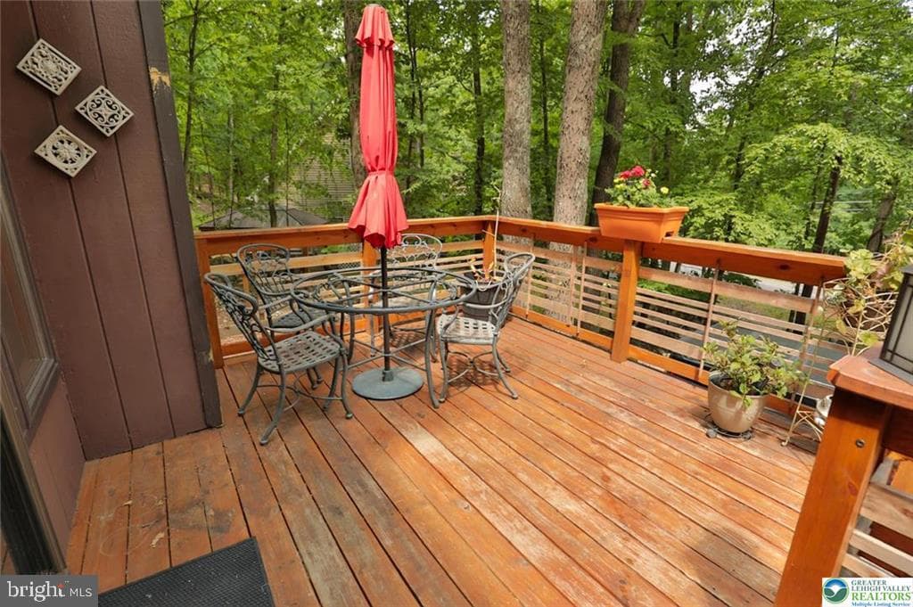 2114 Lansdale Drive photo 4