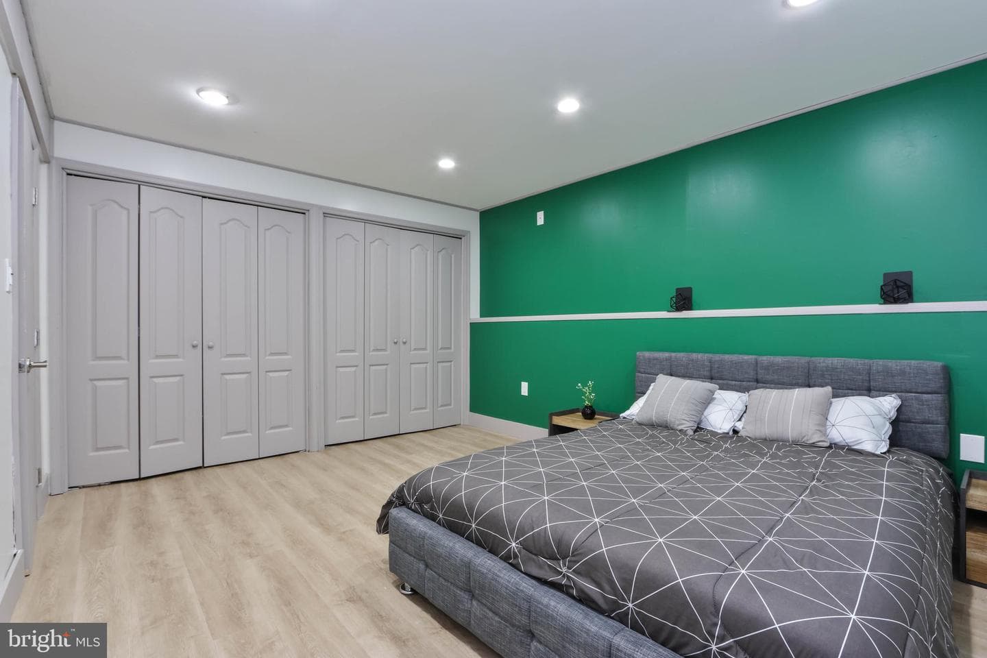 271 N Shore Drive photo 32