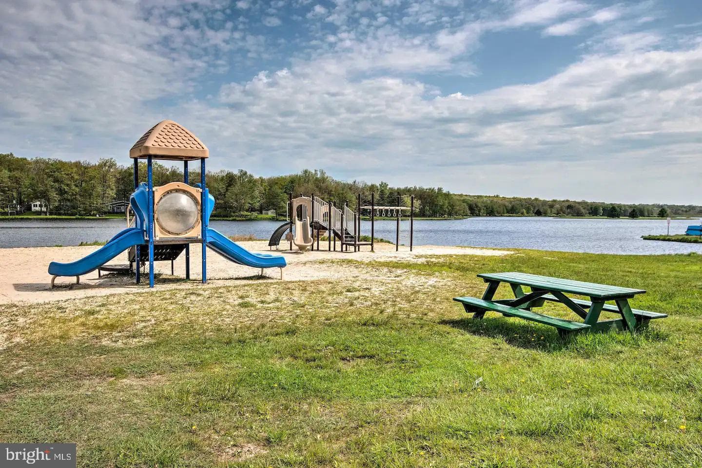 271 N Shore Drive photo 49