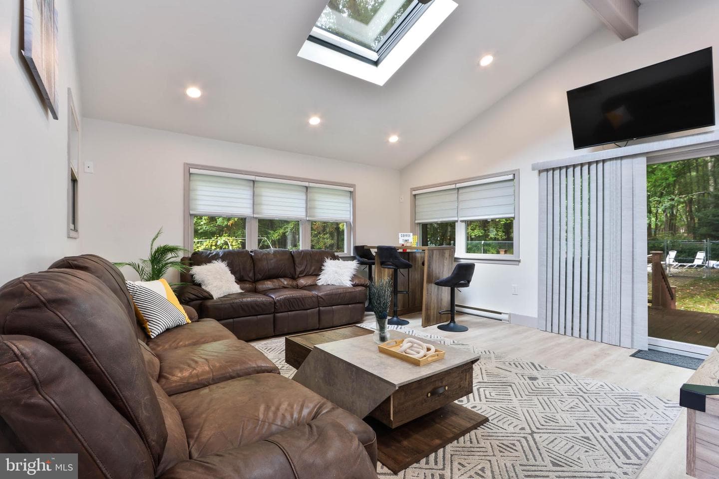 271 N Shore Drive photo 9