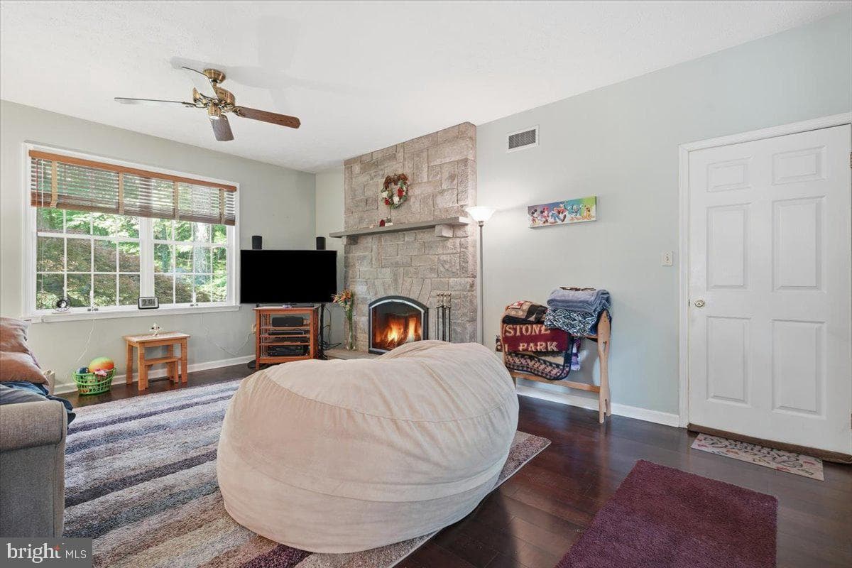 875 Greenview Drive photo 16