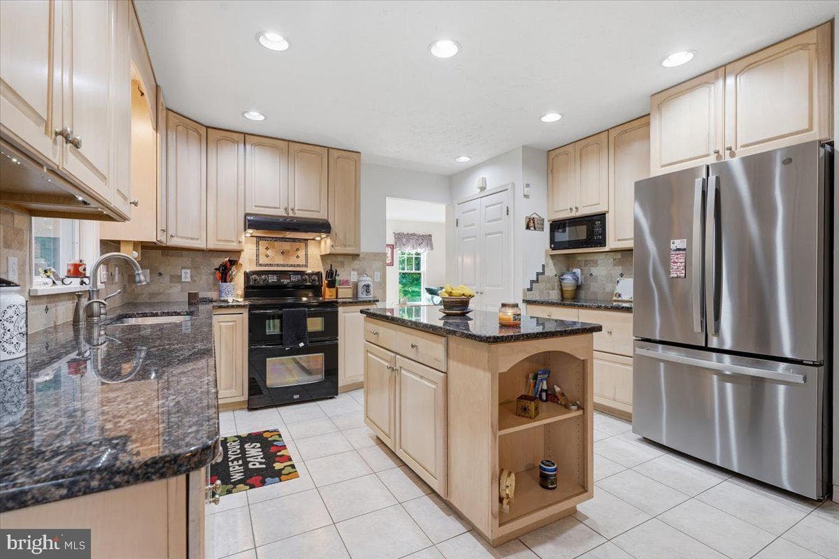 875 Greenview Drive photo 21