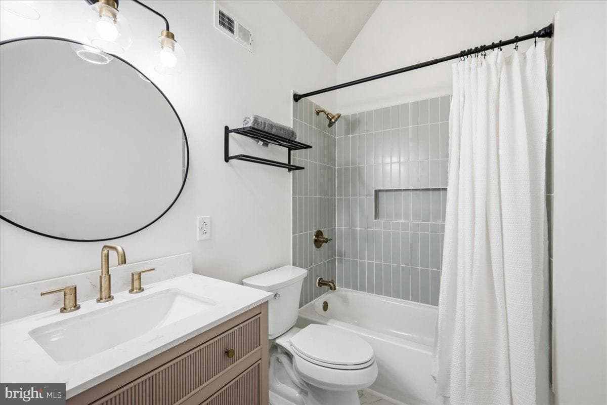 2208 Hillcrest Drive photo 27