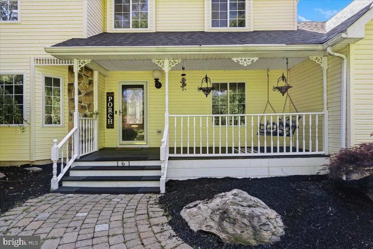 161 Acorn Lane photo 1