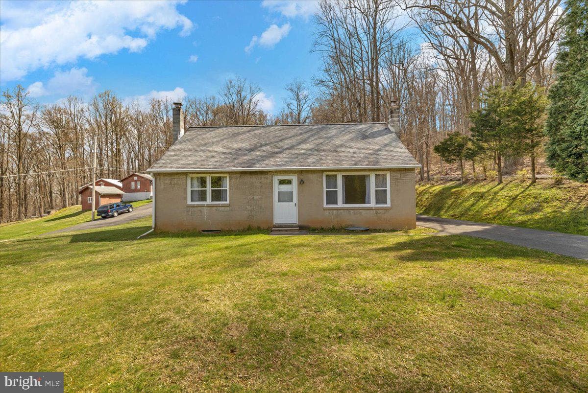 290 Bougher Hill Road photo 2