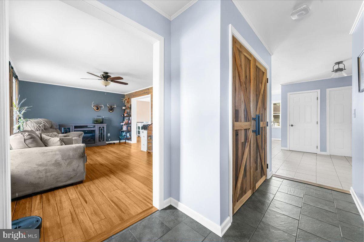 840 Blue Mountain Drive photo 16