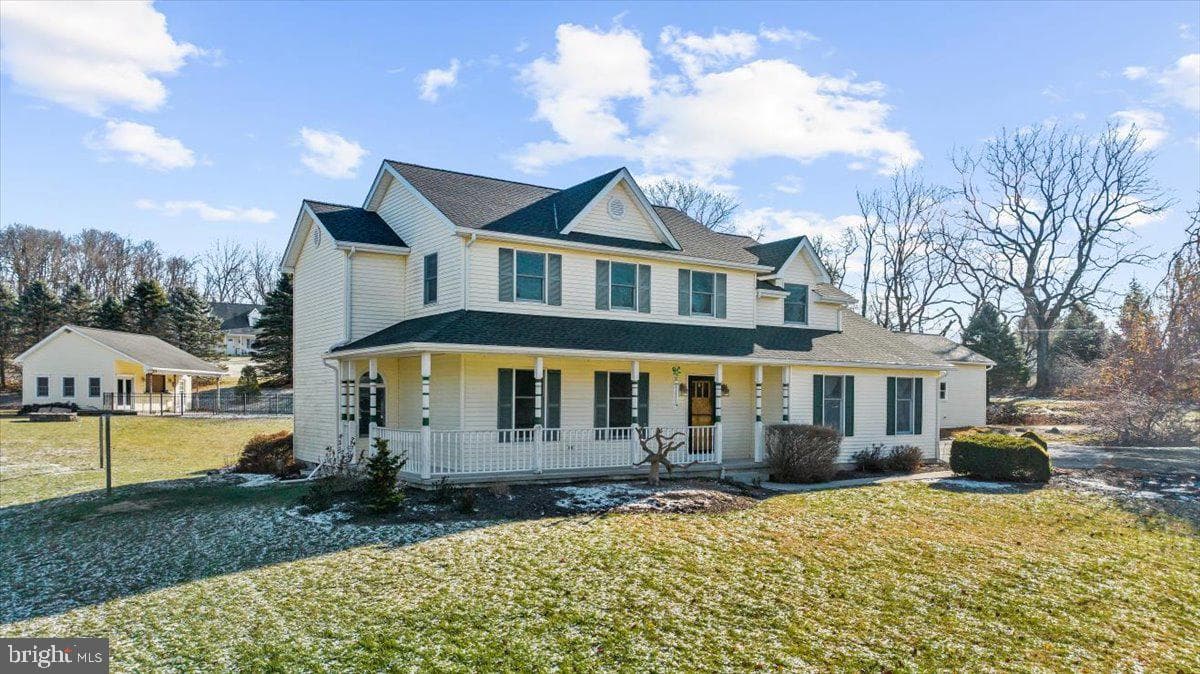 840 Blue Mountain Drive photo 2