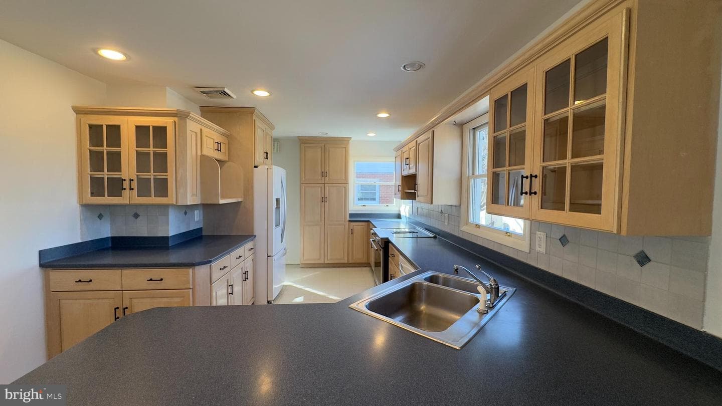 359 W Milton Street photo 13