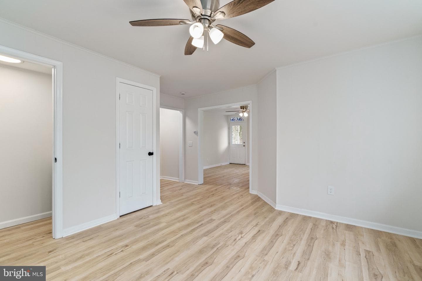 303 Green Street photo 17