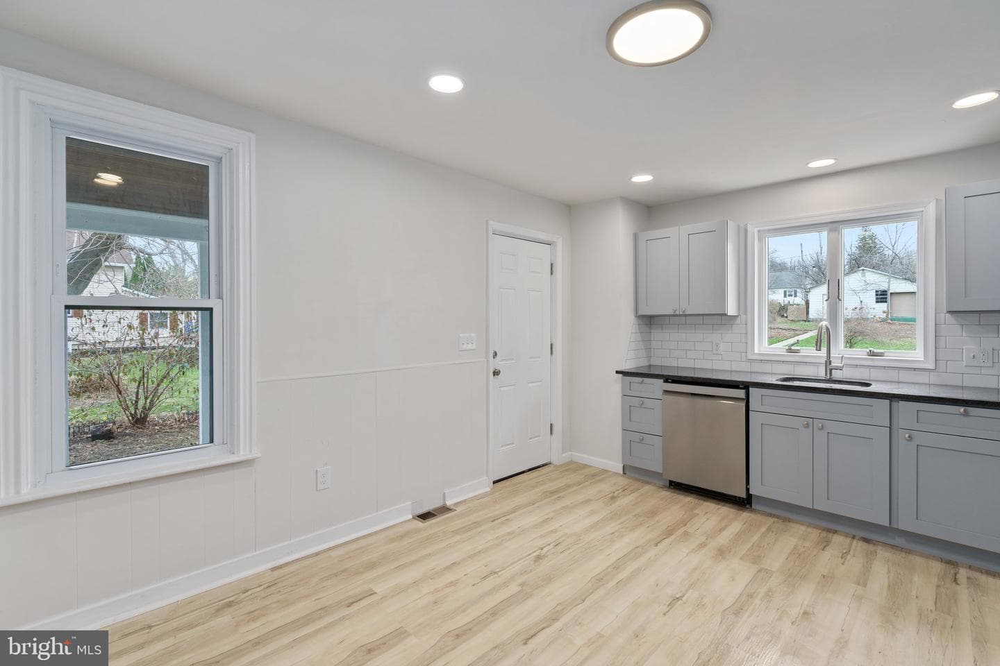 303 Green Street photo 24
