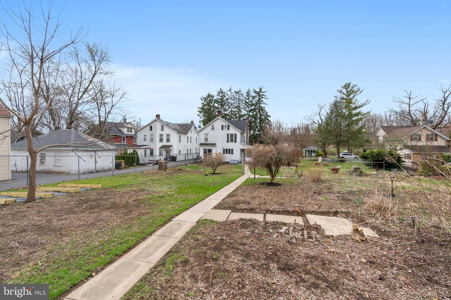 303 Green Street photo 41
