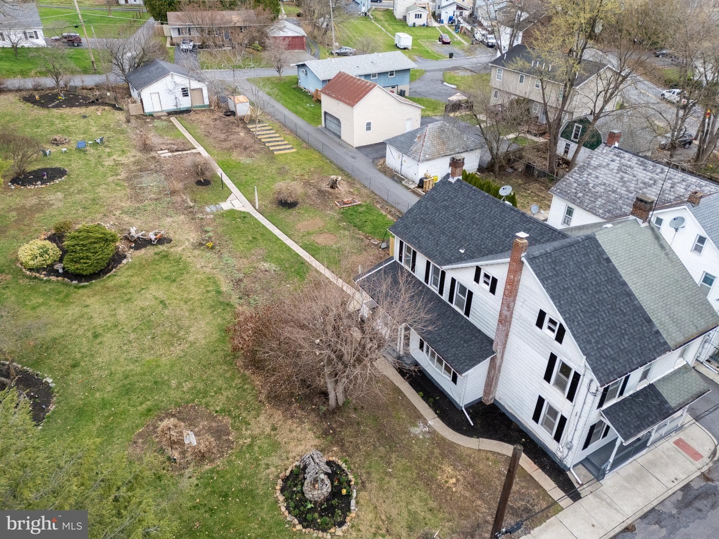 303 Green Street photo 46