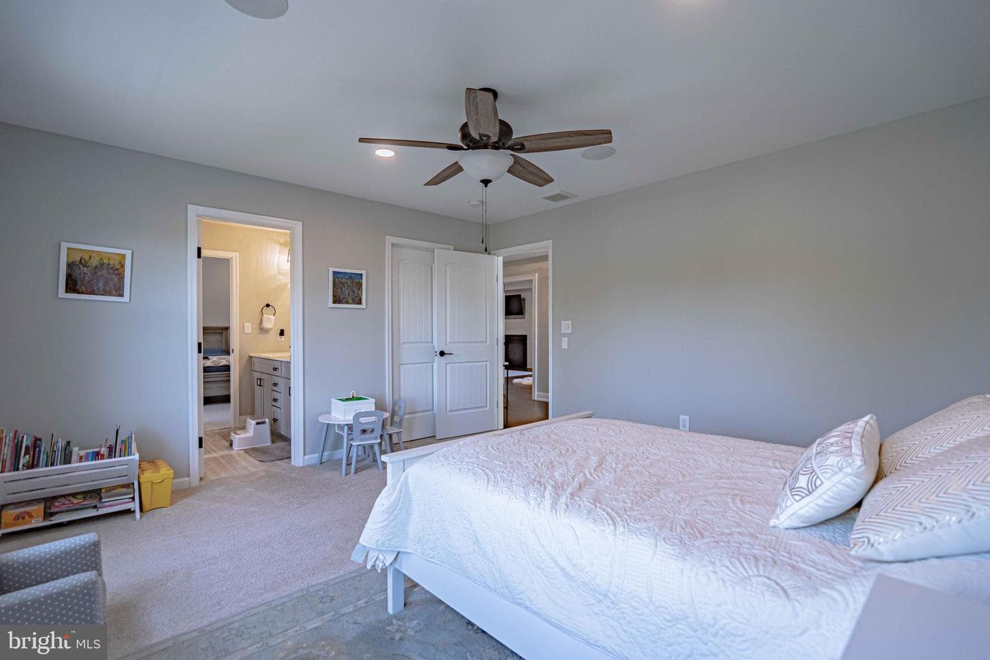 232 Cobblestone Lane photo 40