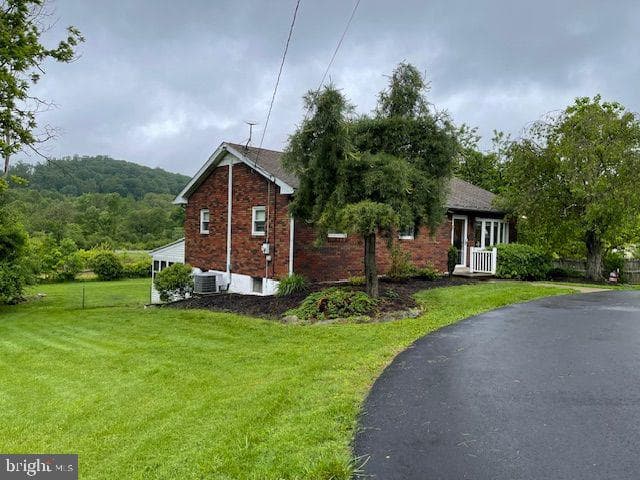 2542 Apple Street photo 3