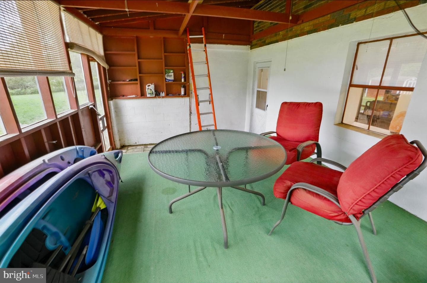 2542 Apple Street photo 46