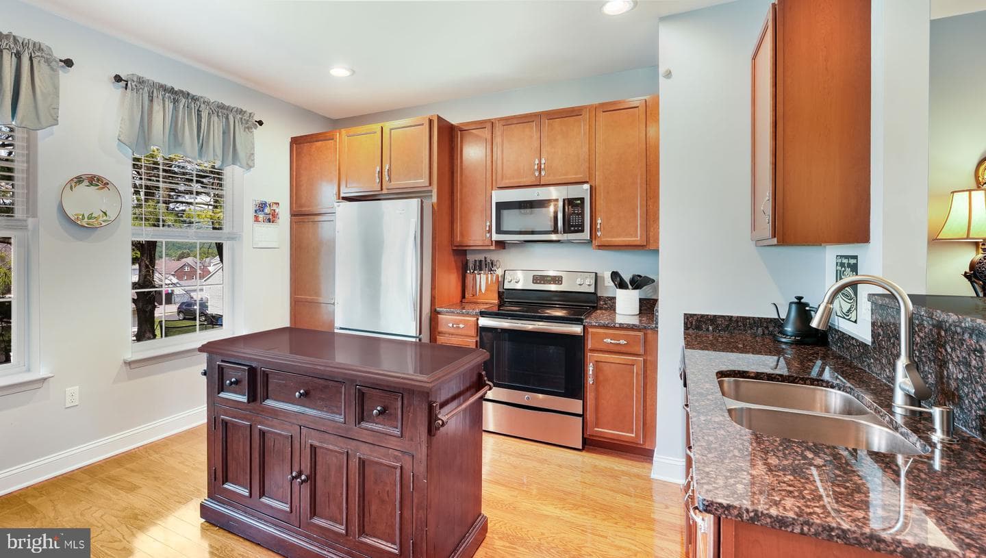1522 Brookstone Place photo 9