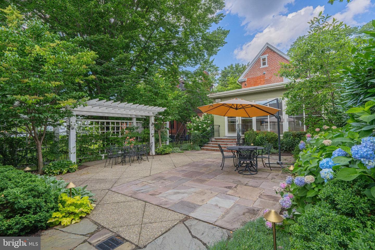 132 E Market Street photo 56