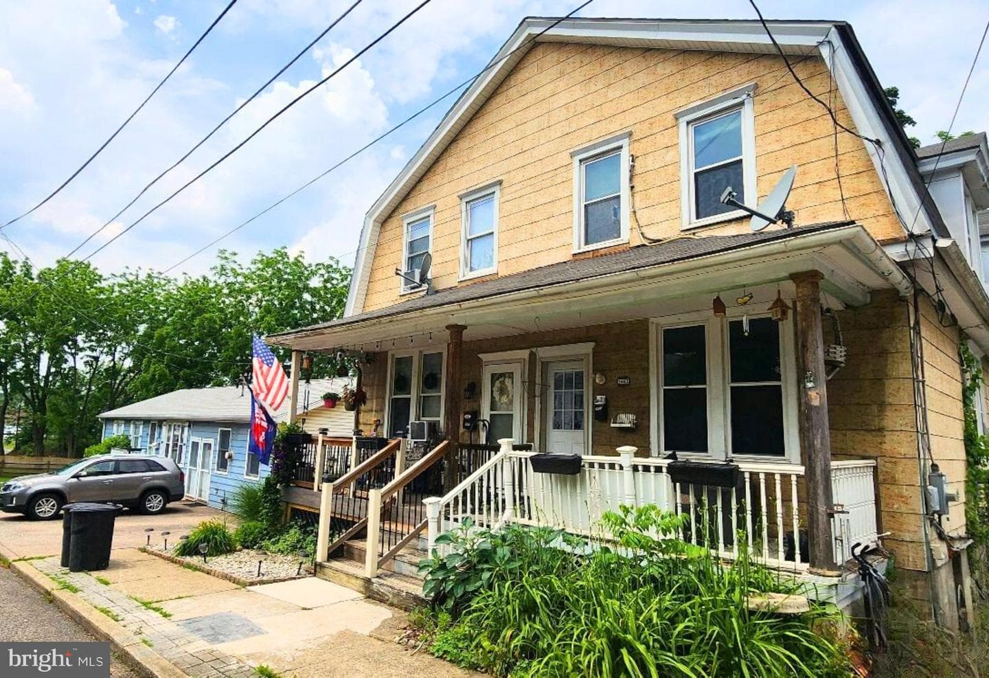 2463 Hillside Avenue photo 3
