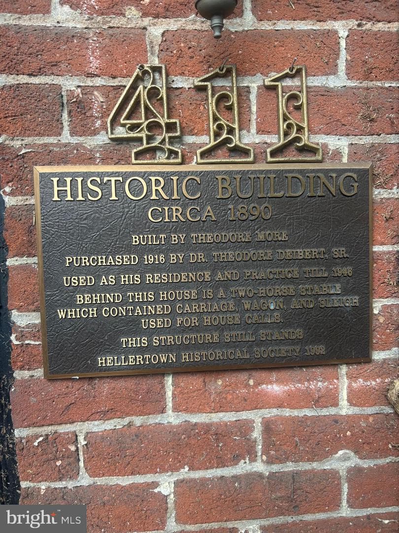 411 Main Street photo 2
