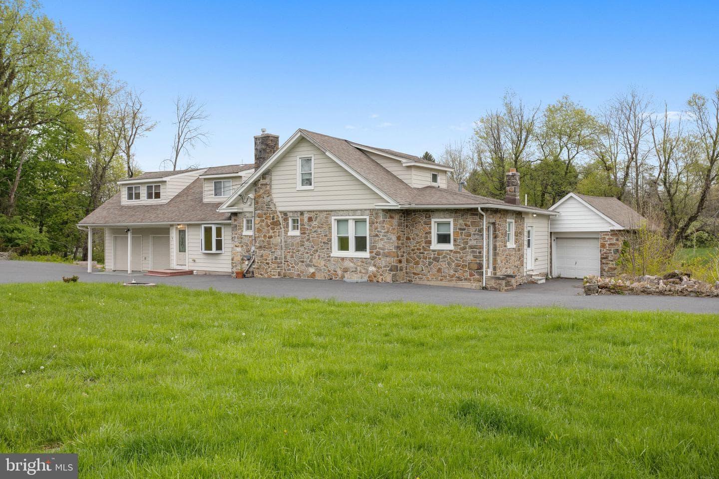 1790 Friedensville Road photo 4