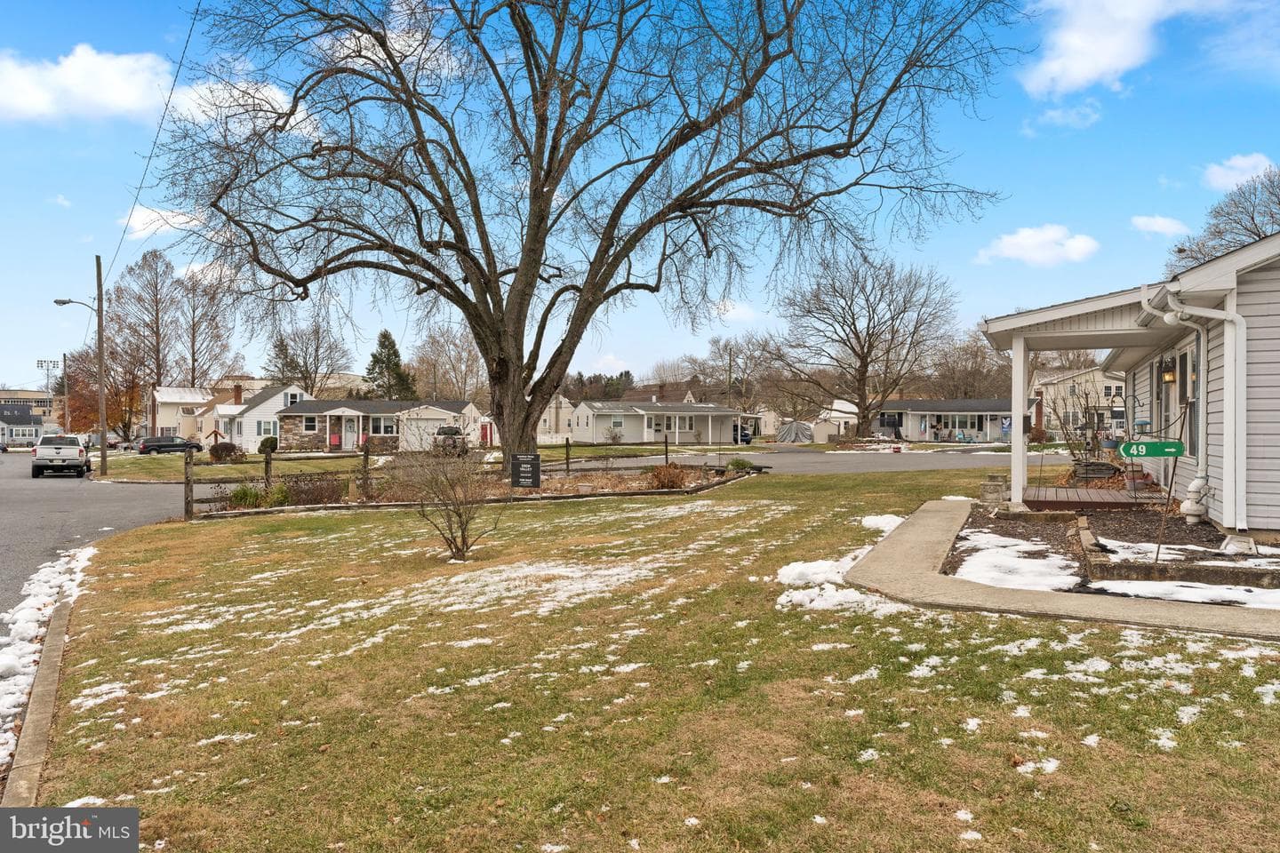 49 Seyfried Avenue photo 2