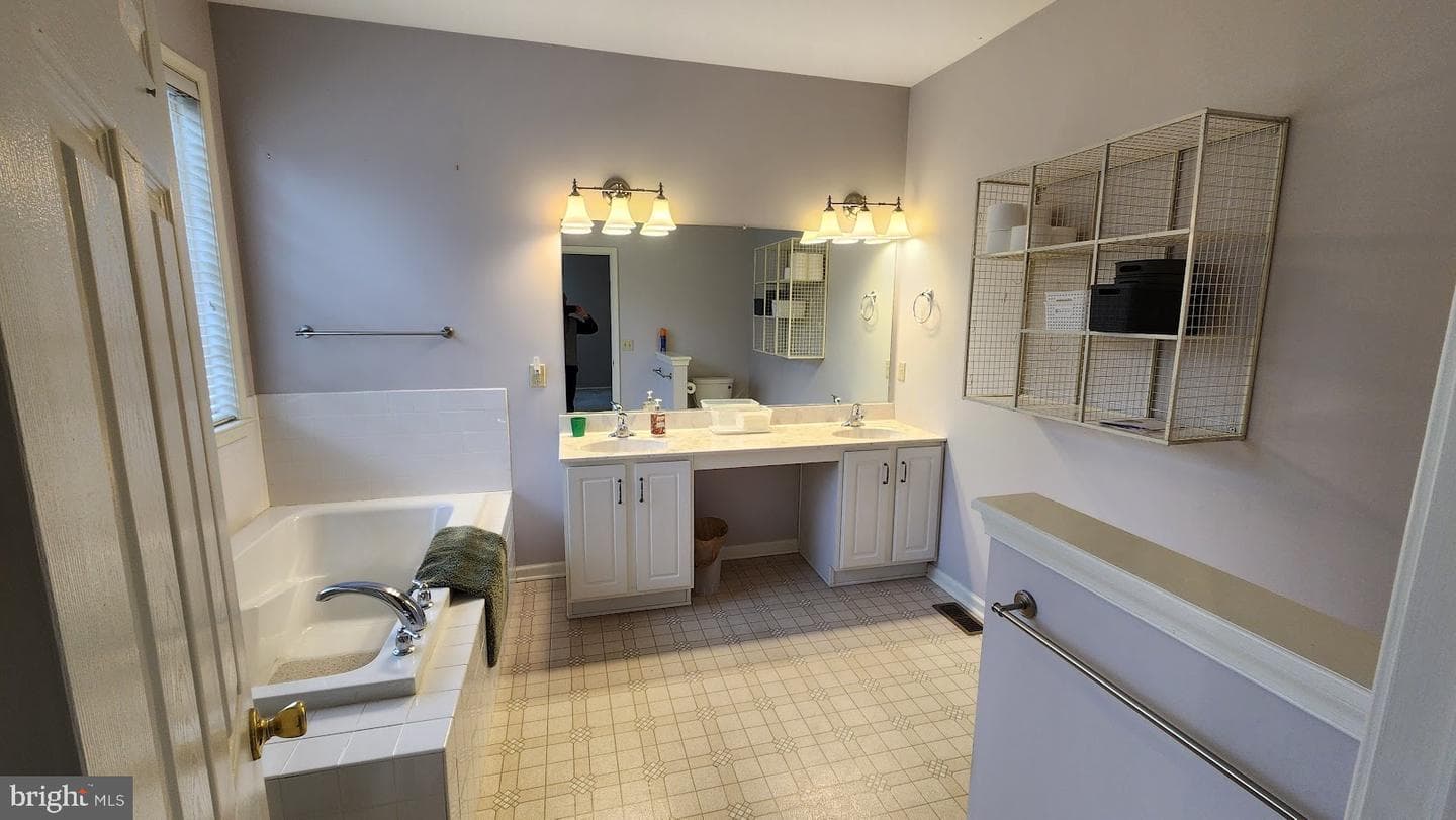 3 Kings Avenue photo 20