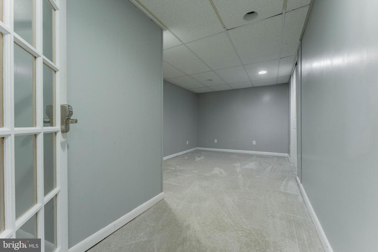 345 S Whitfield Street photo 24
