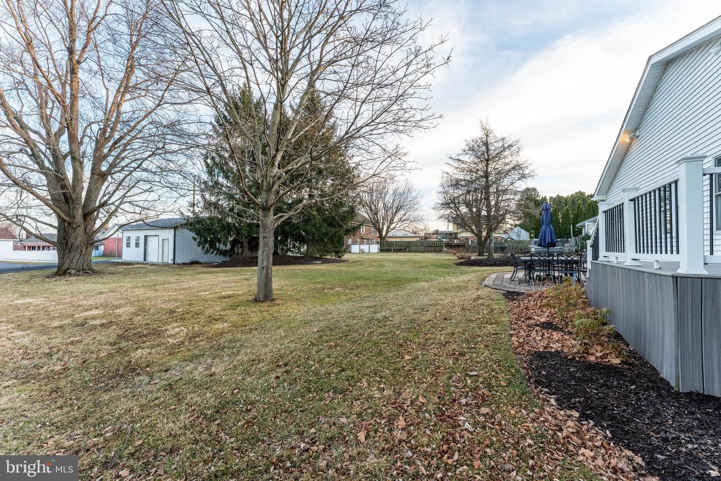 345 S Whitfield Street photo 26