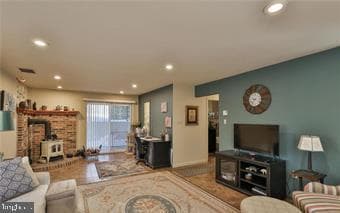 536 Carol Lane photo 39