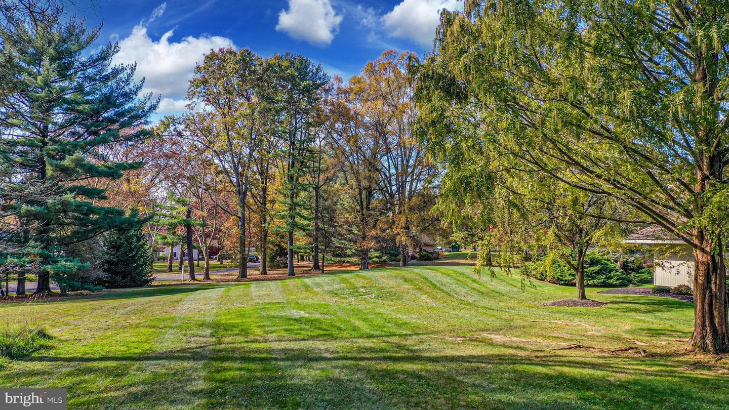 1588 Saucon Valley Road photo 29