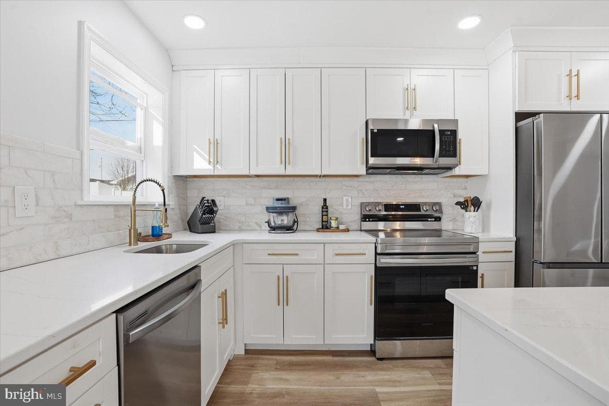 1647 4th Street photo 23