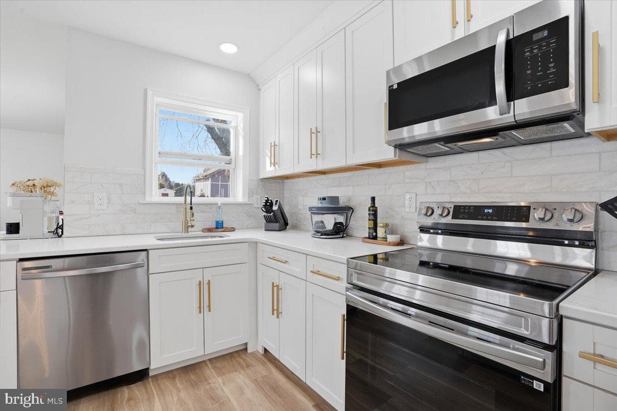 1647 4th Street photo 24
