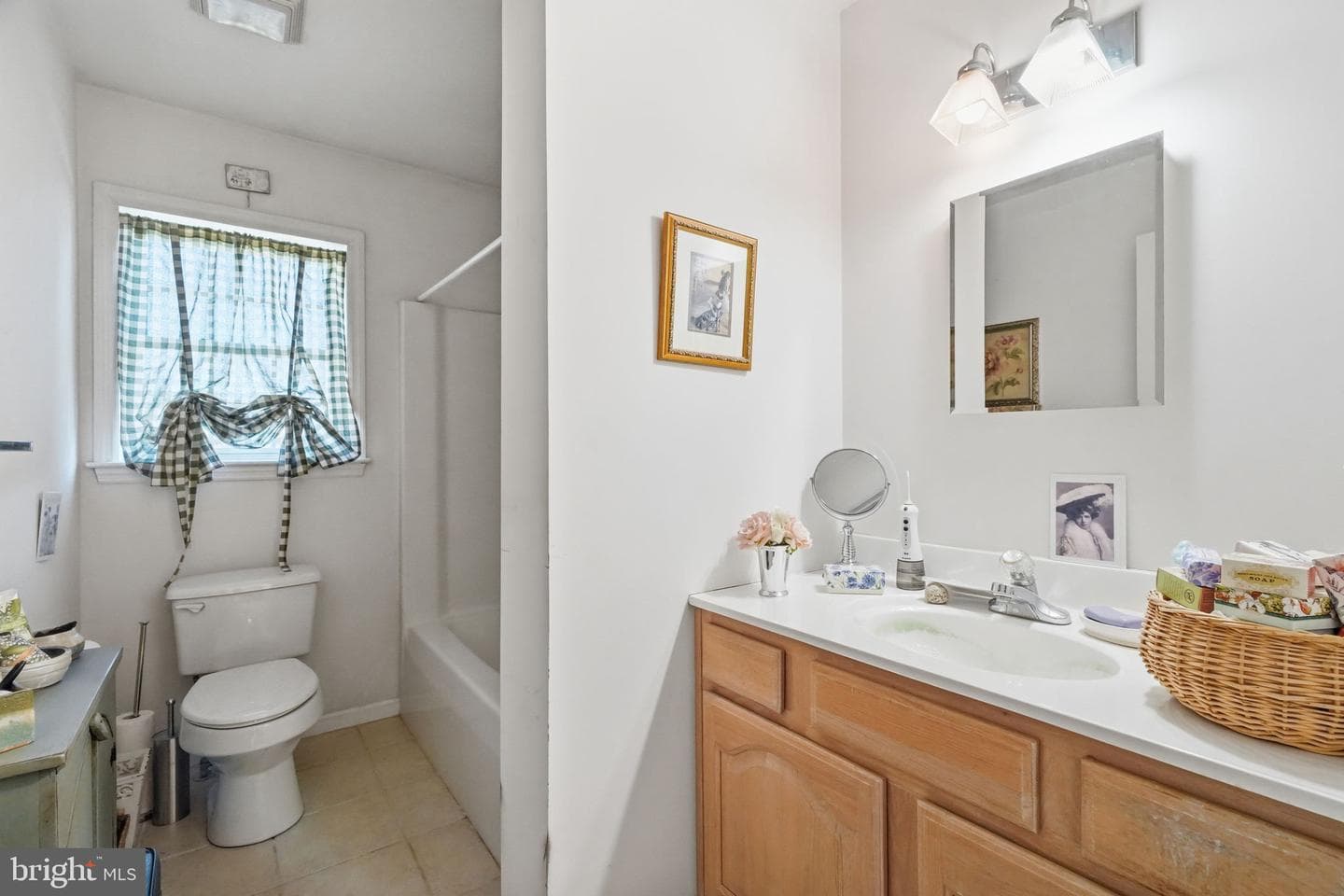 2531 Apple Street photo 36