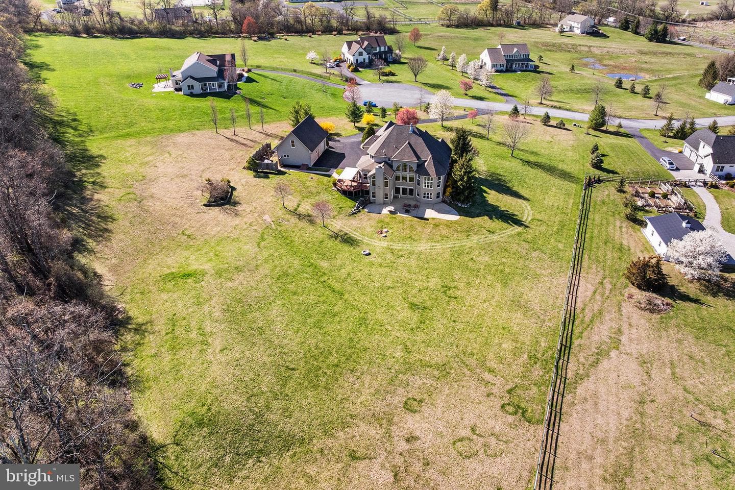 1572 Courtney Court photo 47