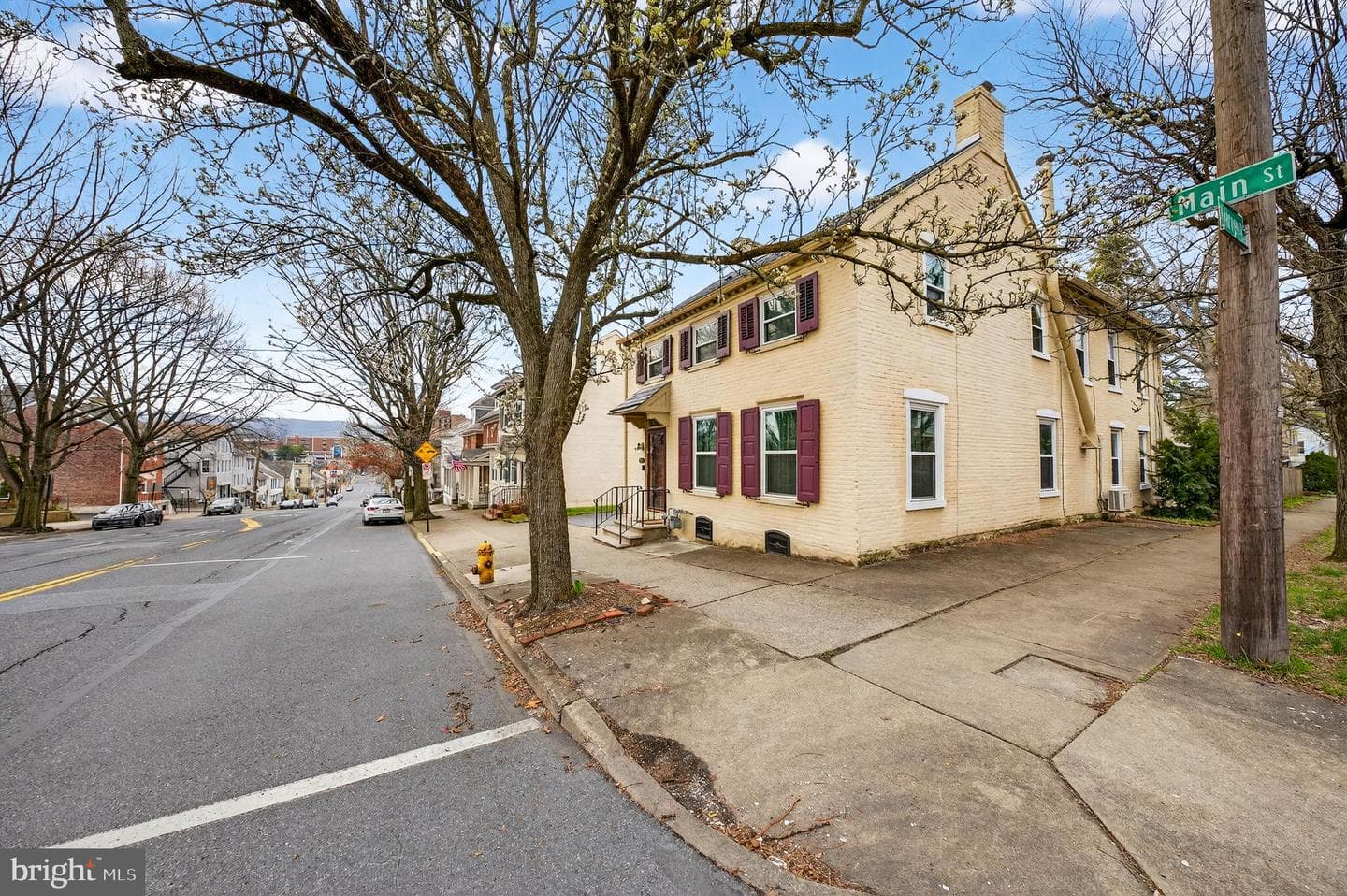 945 Main Street photo 7