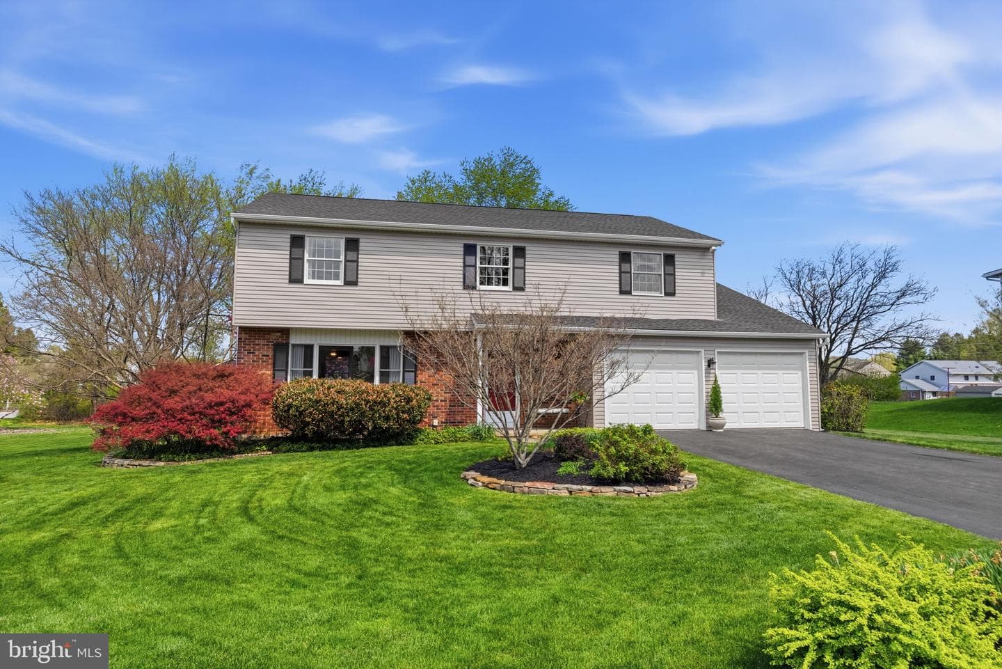 1847 Clarence Drive photo 3