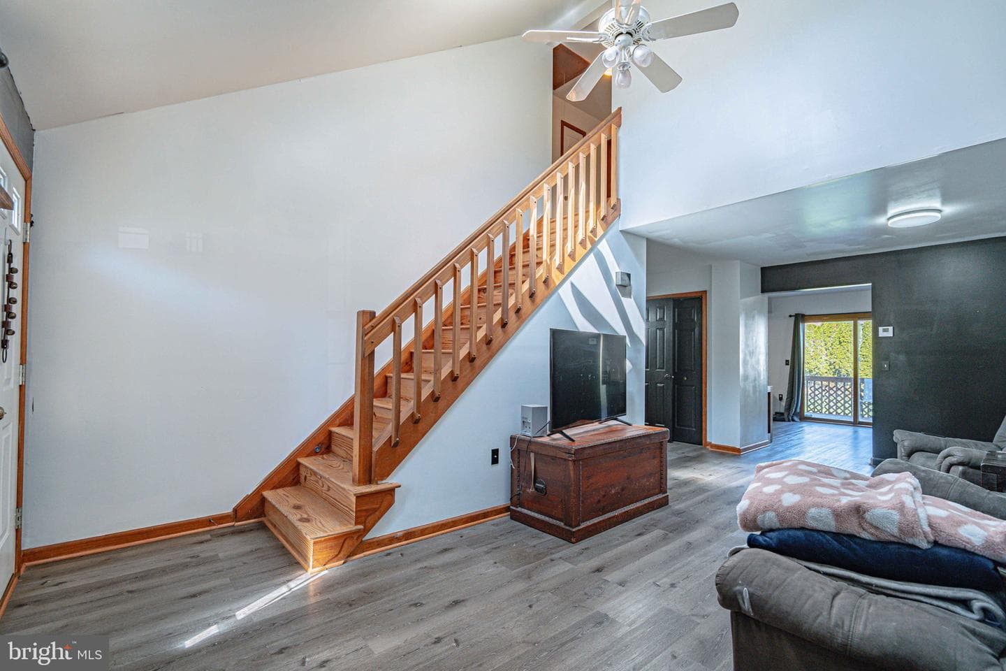 2725 Victoria Lane photo 4