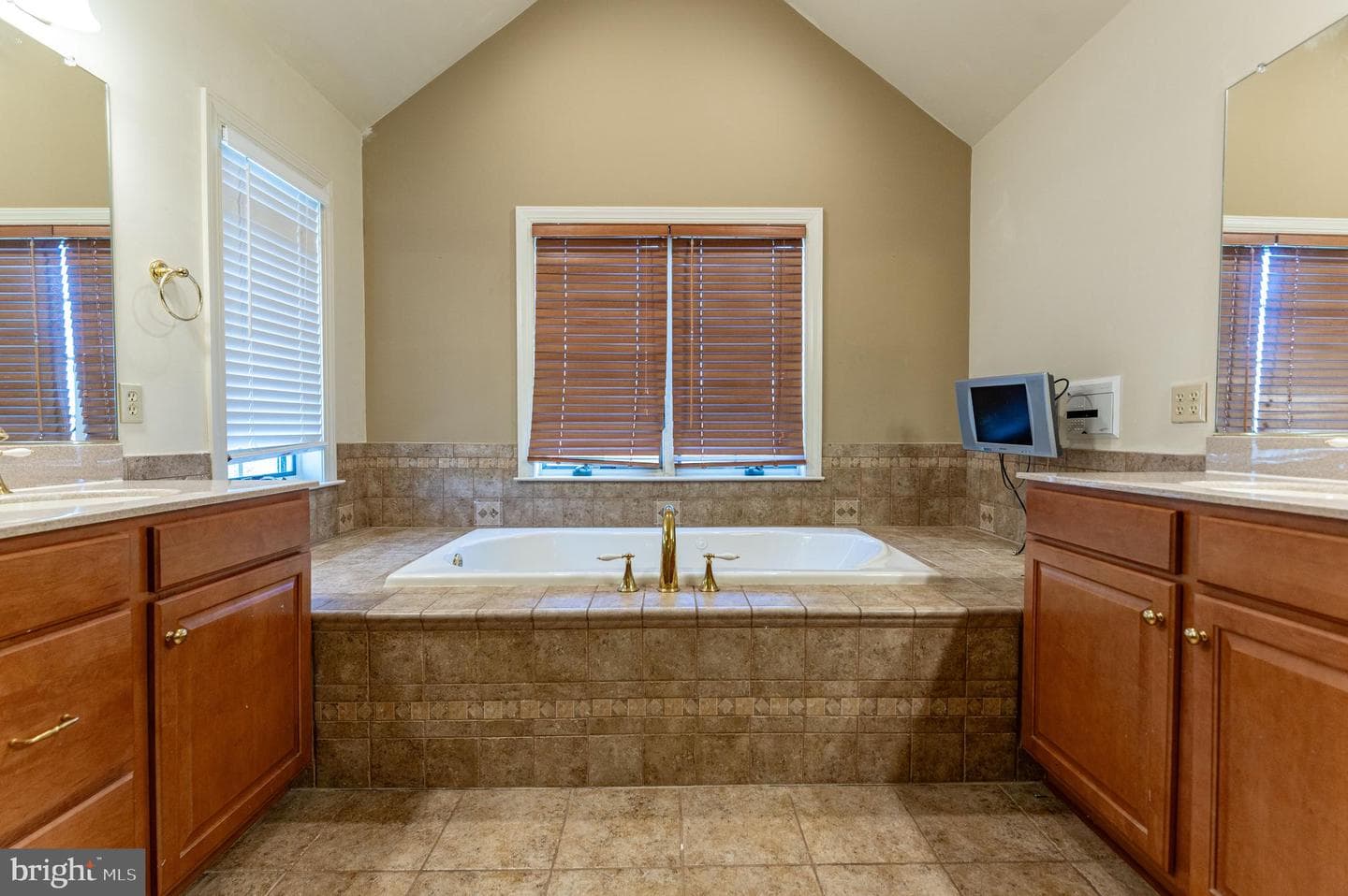 49 Crest Boulevard photo 40