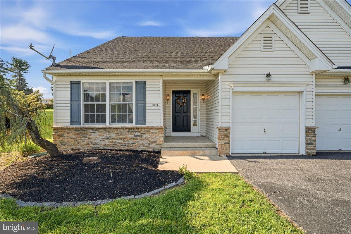 1314 Lindenwood Lane photo 3