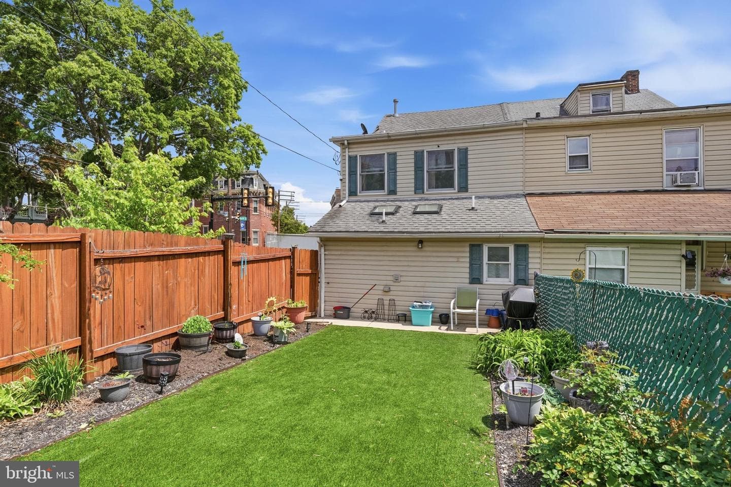 402 Wyandotte Street photo 41