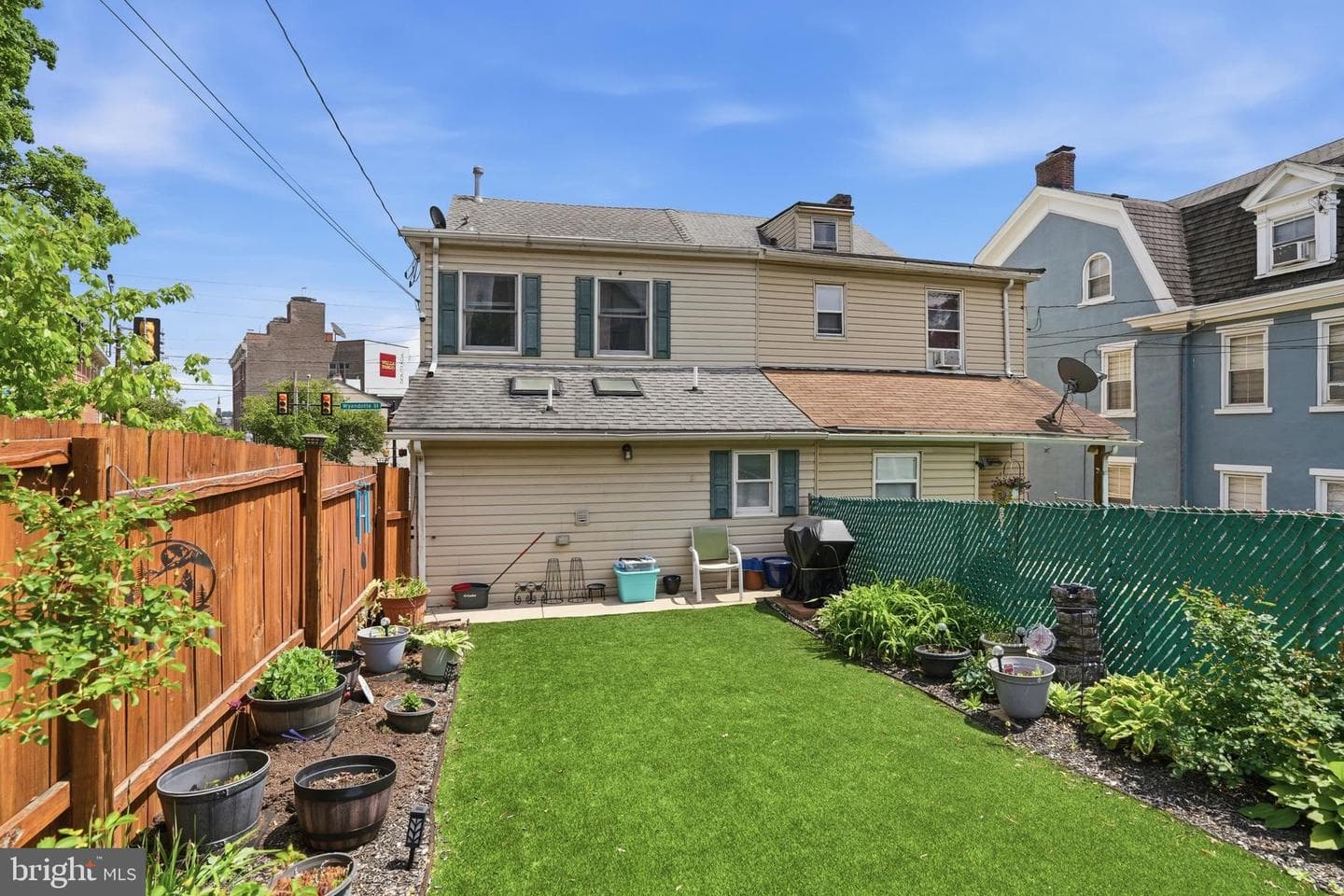 402 Wyandotte Street photo 43