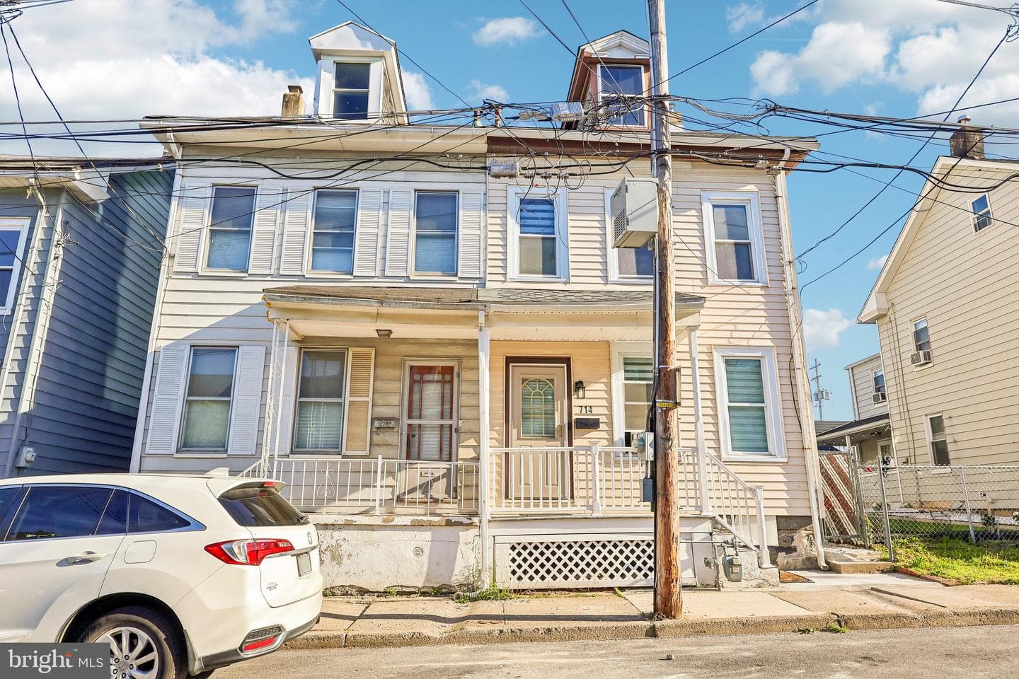 714 W Wilkes Barre Street photo 3