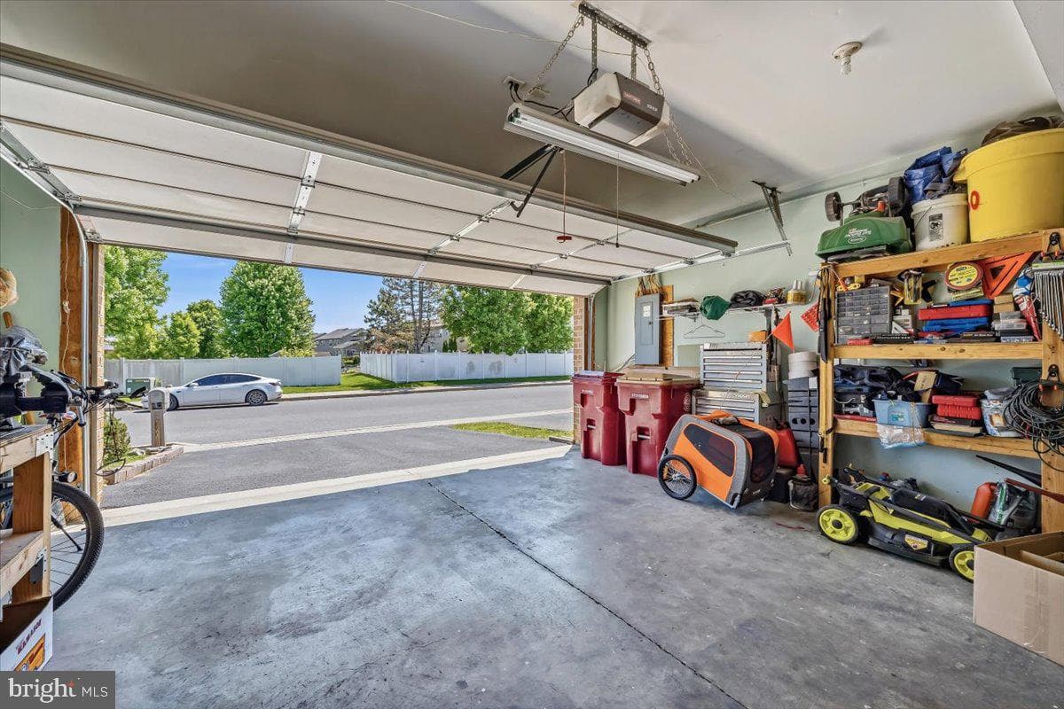1260 Hawthorn Drive photo 26
