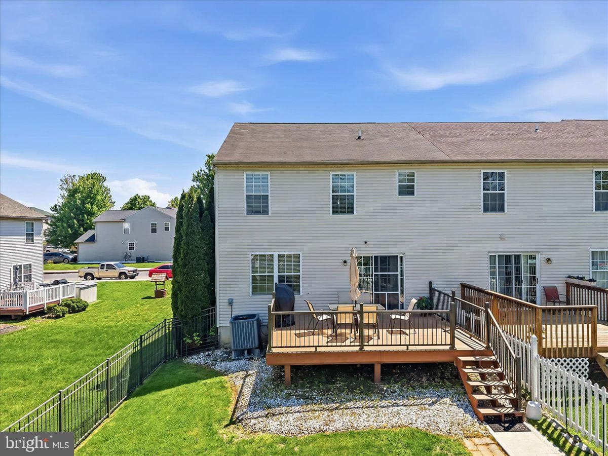 1260 Hawthorn Drive photo 34