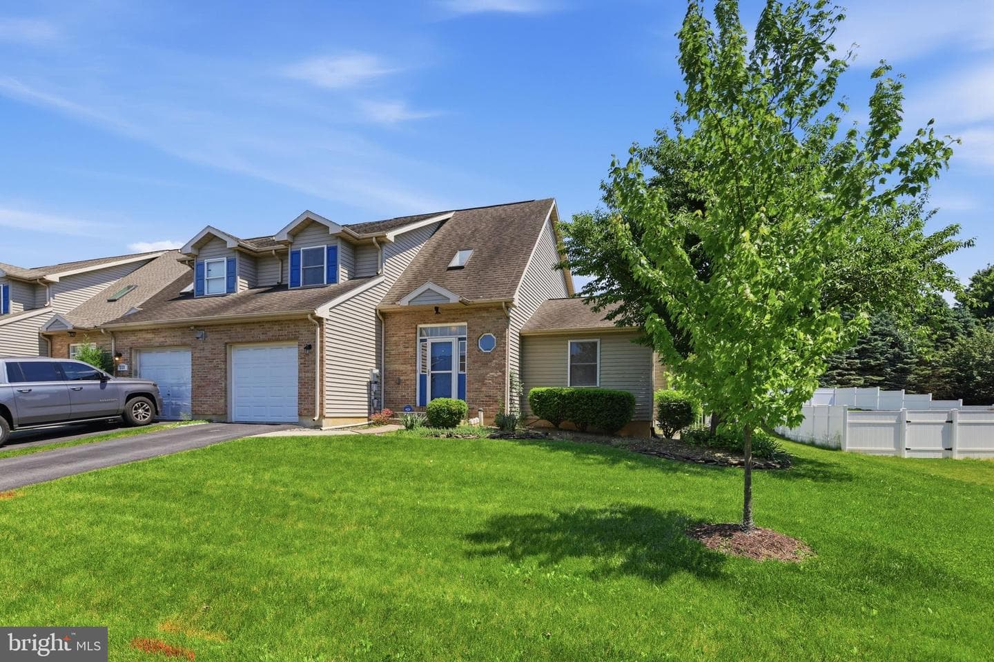 220 Melissa Drive photo 2