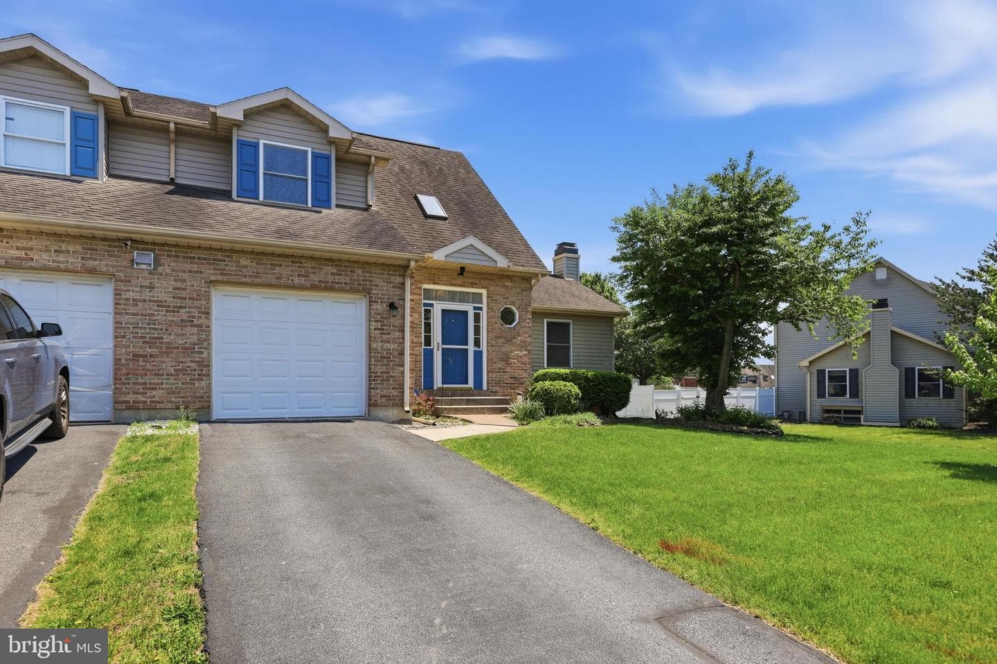 220 Melissa Drive photo 3