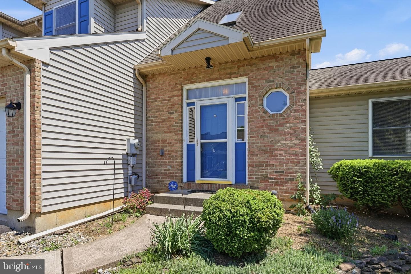 220 Melissa Drive photo 4