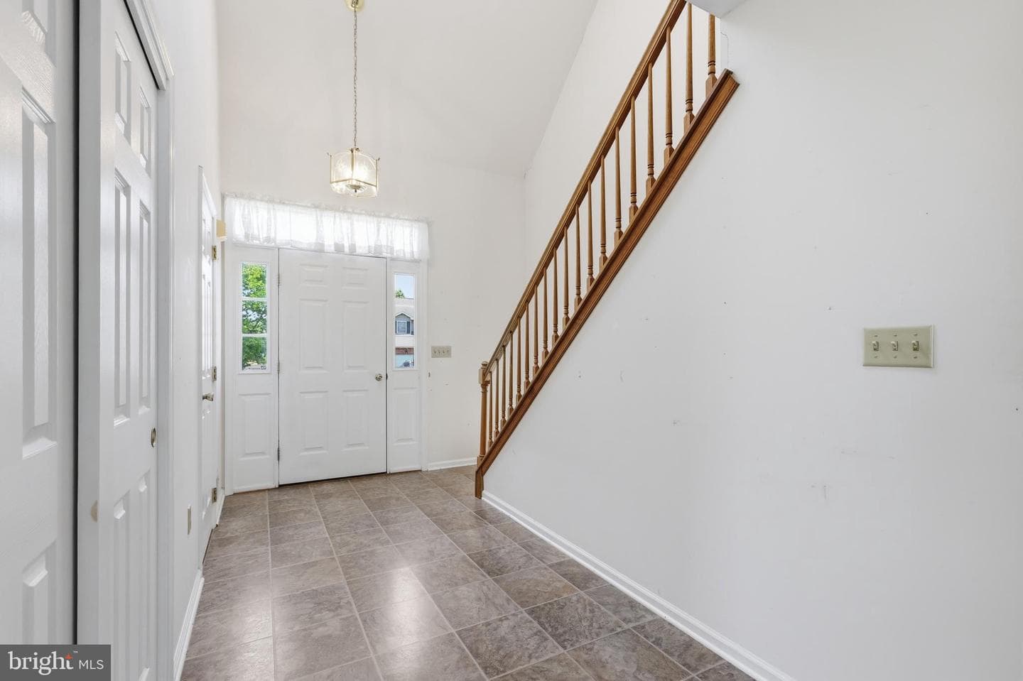 220 Melissa Drive photo 7