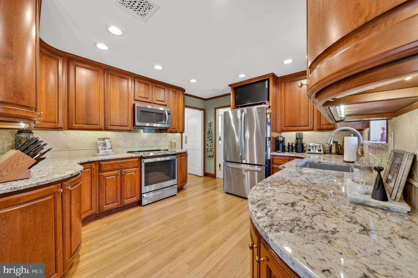 675 Edgeboro Boulevard photo 23